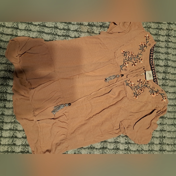 Knox Rose Pink Embroidered Flower Blouse with Tassels - Picture 3 of 6